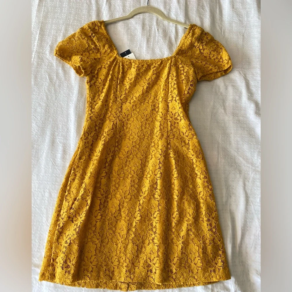 Abercrombie & Fitch Eyelet Lace Dress - Picture 11 of 11